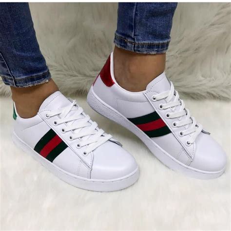 cuanto cuesta un par de zapatos gucci|tenis gucci para mujer.